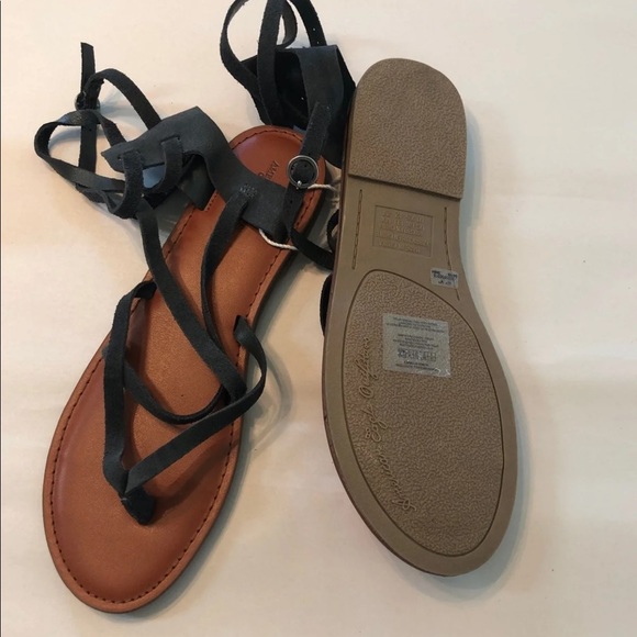American Eagle Suede Sandals - Picture 2 of 3